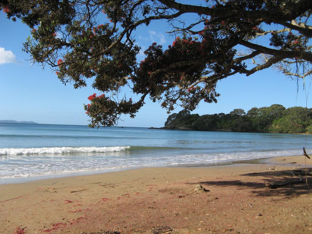By The Bay Beachfront Apartments Mangonui Exterior photo