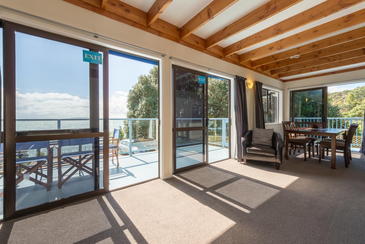 By The Bay Beachfront Apartments Mangonui Exterior photo
