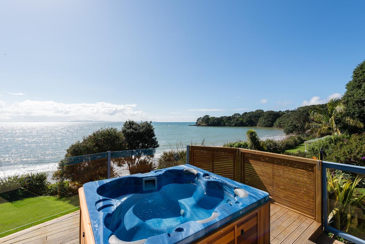 By The Bay Beachfront Apartments Mangonui Room photo
