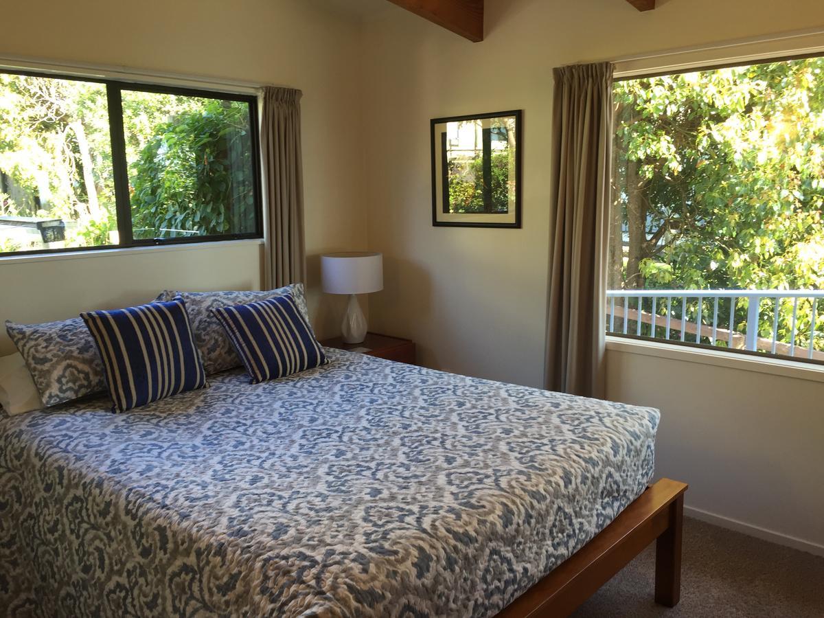 By The Bay Beachfront Apartments Mangonui Exterior photo