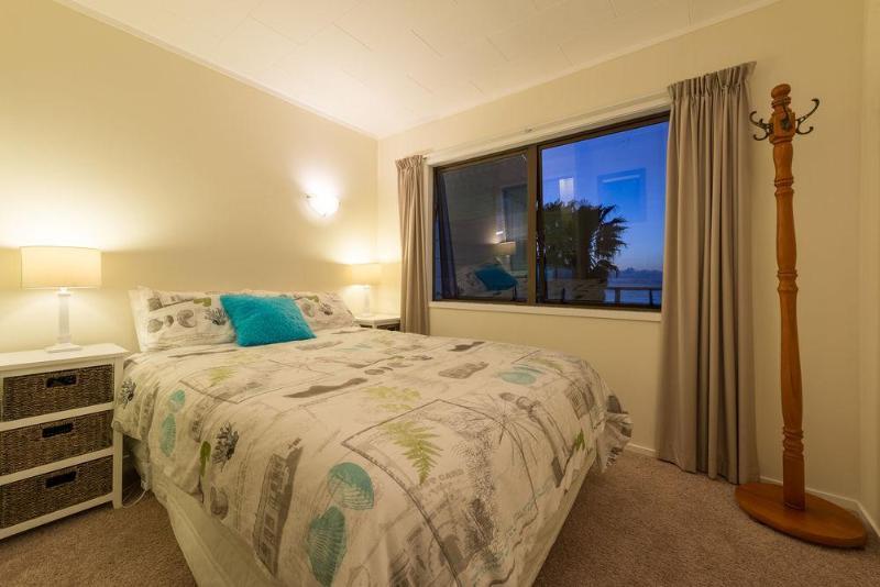By The Bay Beachfront Apartments Mangonui Exterior photo