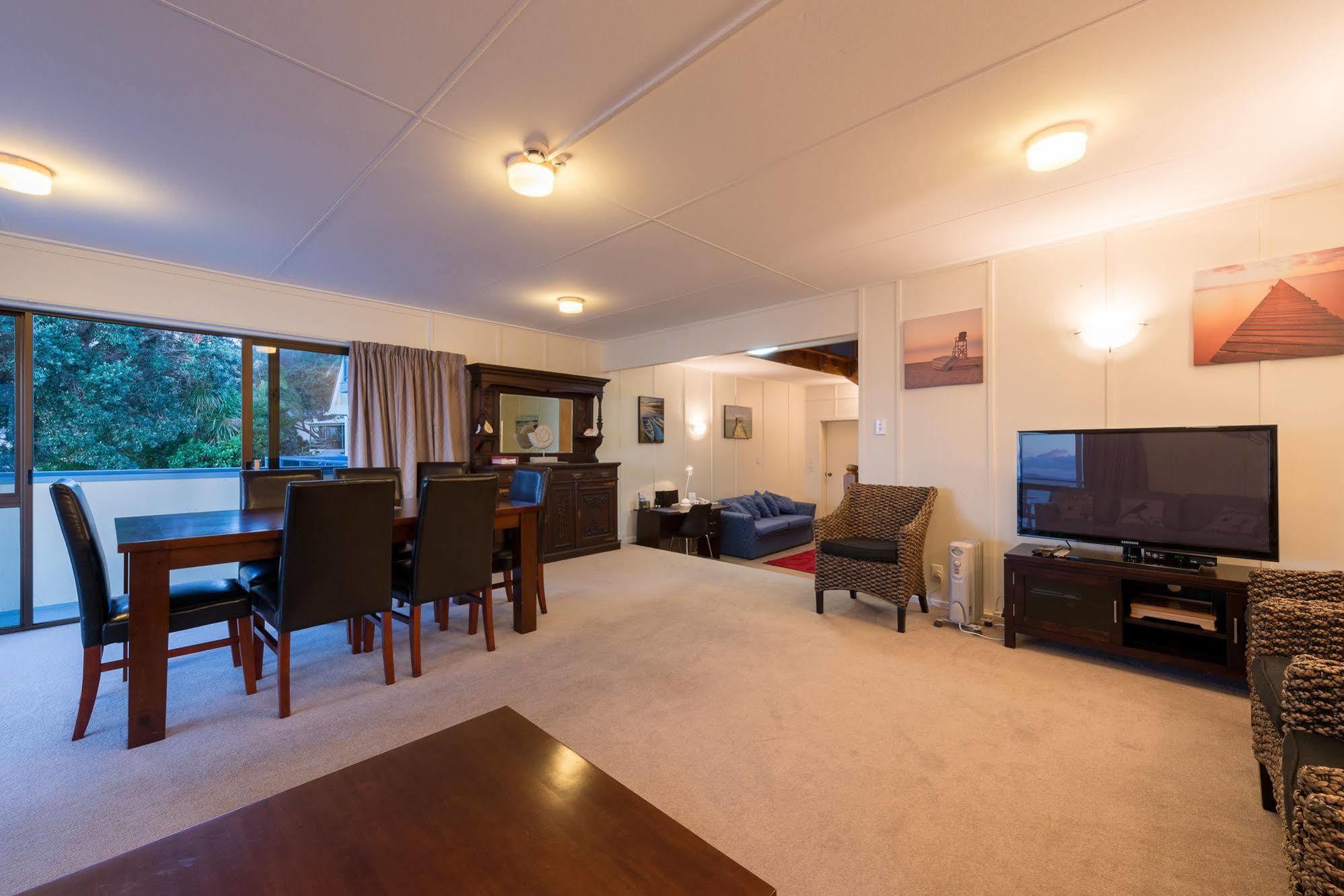 By The Bay Beachfront Apartments Mangonui Exterior photo
