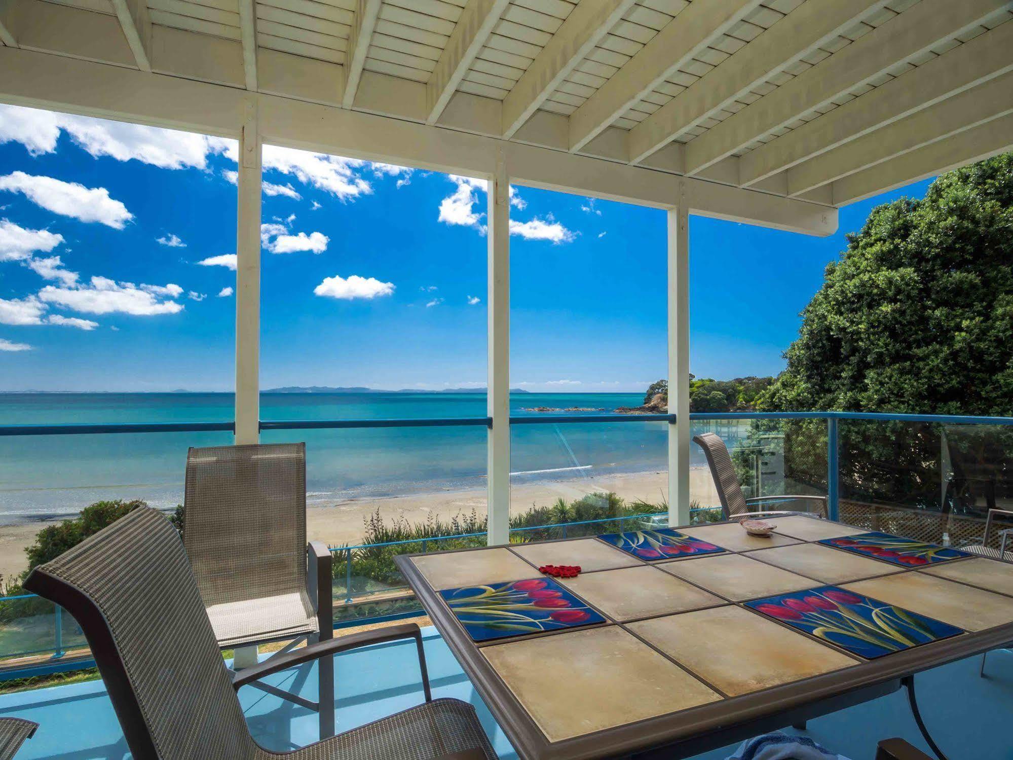 By The Bay Beachfront Apartments Mangonui Exterior photo